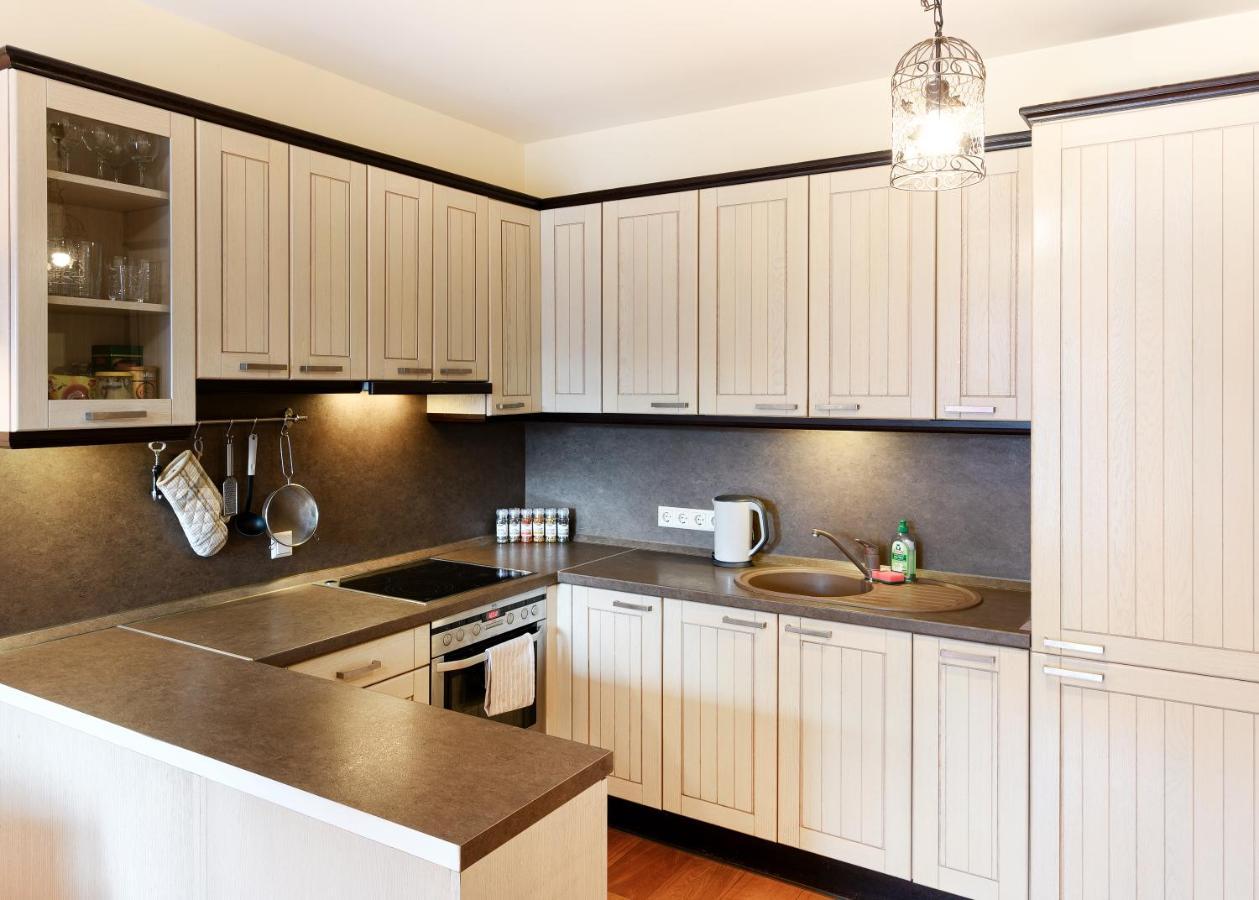 Ona'S Apartment In City Center With Private Parking カウナス エクステリア 写真